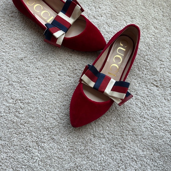 Gucci Women's Red Flats with Bow Detail - Picture 1 of 7